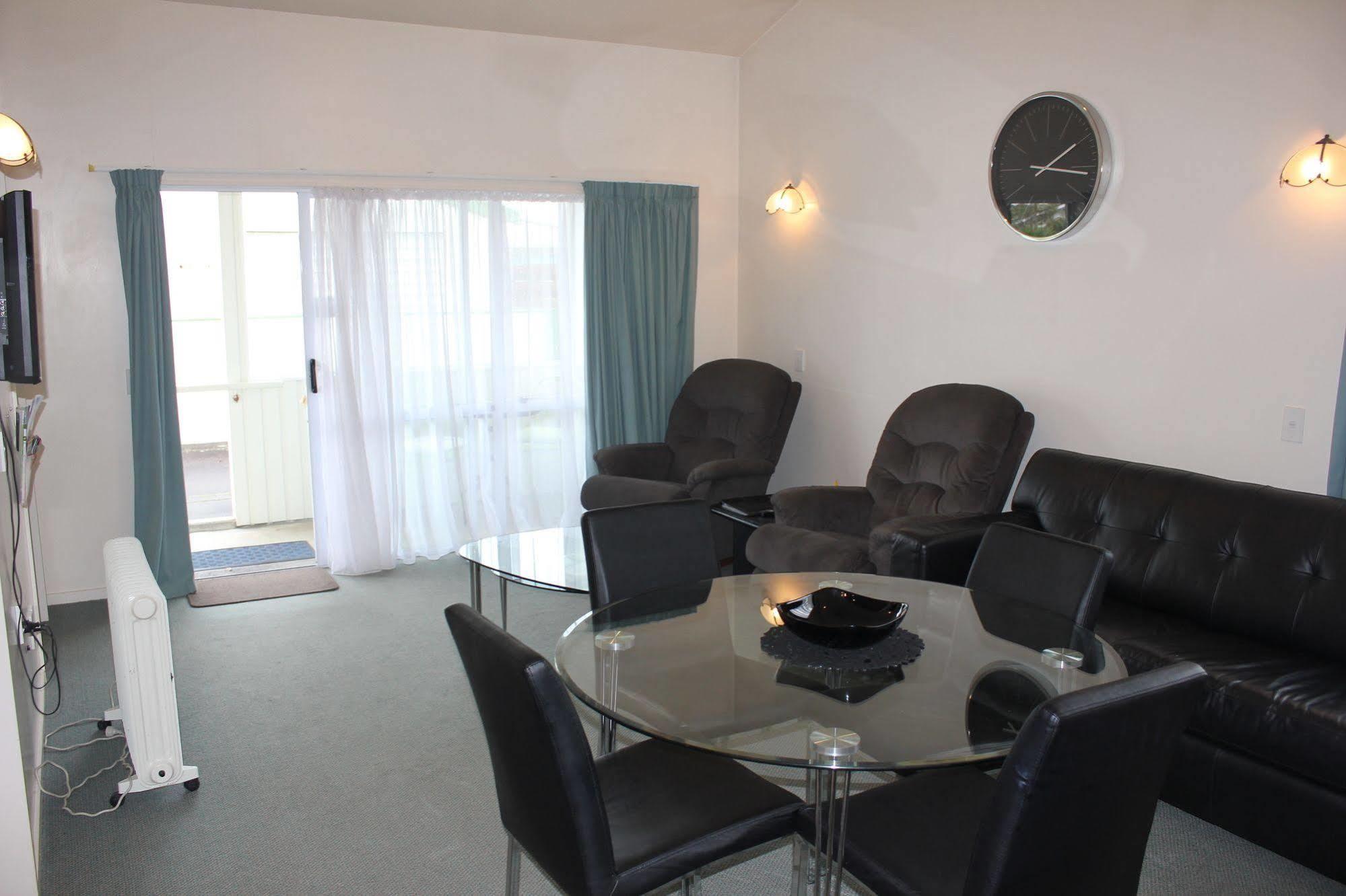 מסטרטון Acorn Estate Motel מראה חיצוני תמונה