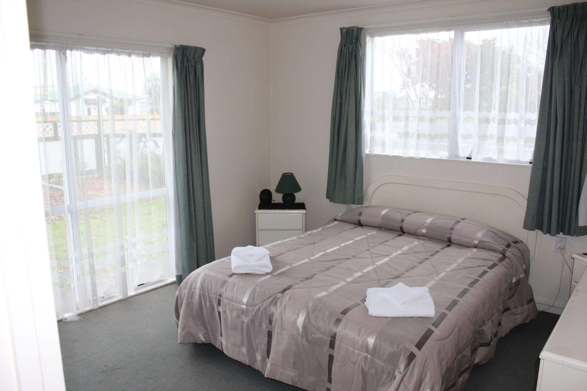 מסטרטון Acorn Estate Motel מראה חיצוני תמונה