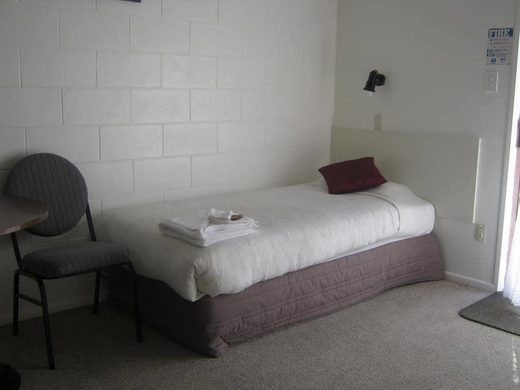 מסטרטון Acorn Estate Motel מראה חיצוני תמונה