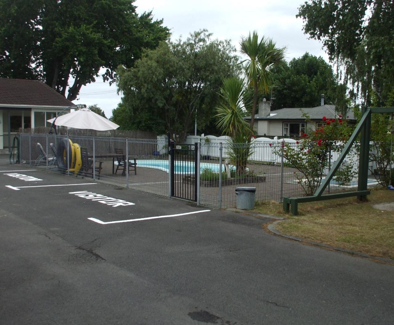 מסטרטון Acorn Estate Motel מראה חיצוני תמונה